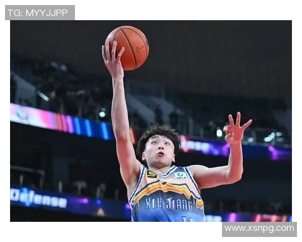 齐麟三分投射助力球队逆转胜利展现超强投篮能力与比赛智慧